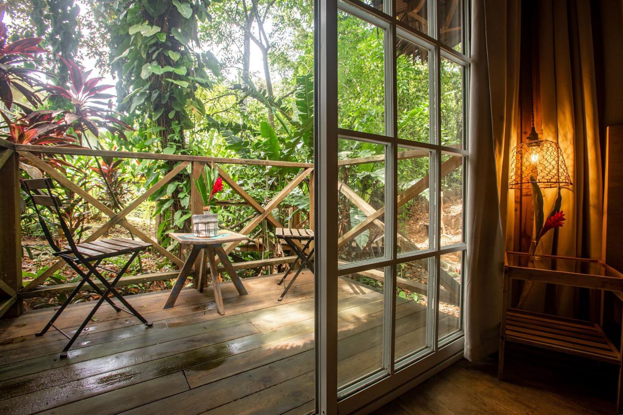 Socialtel Red Frog Hotel Bocas del Toro Buitenkant foto