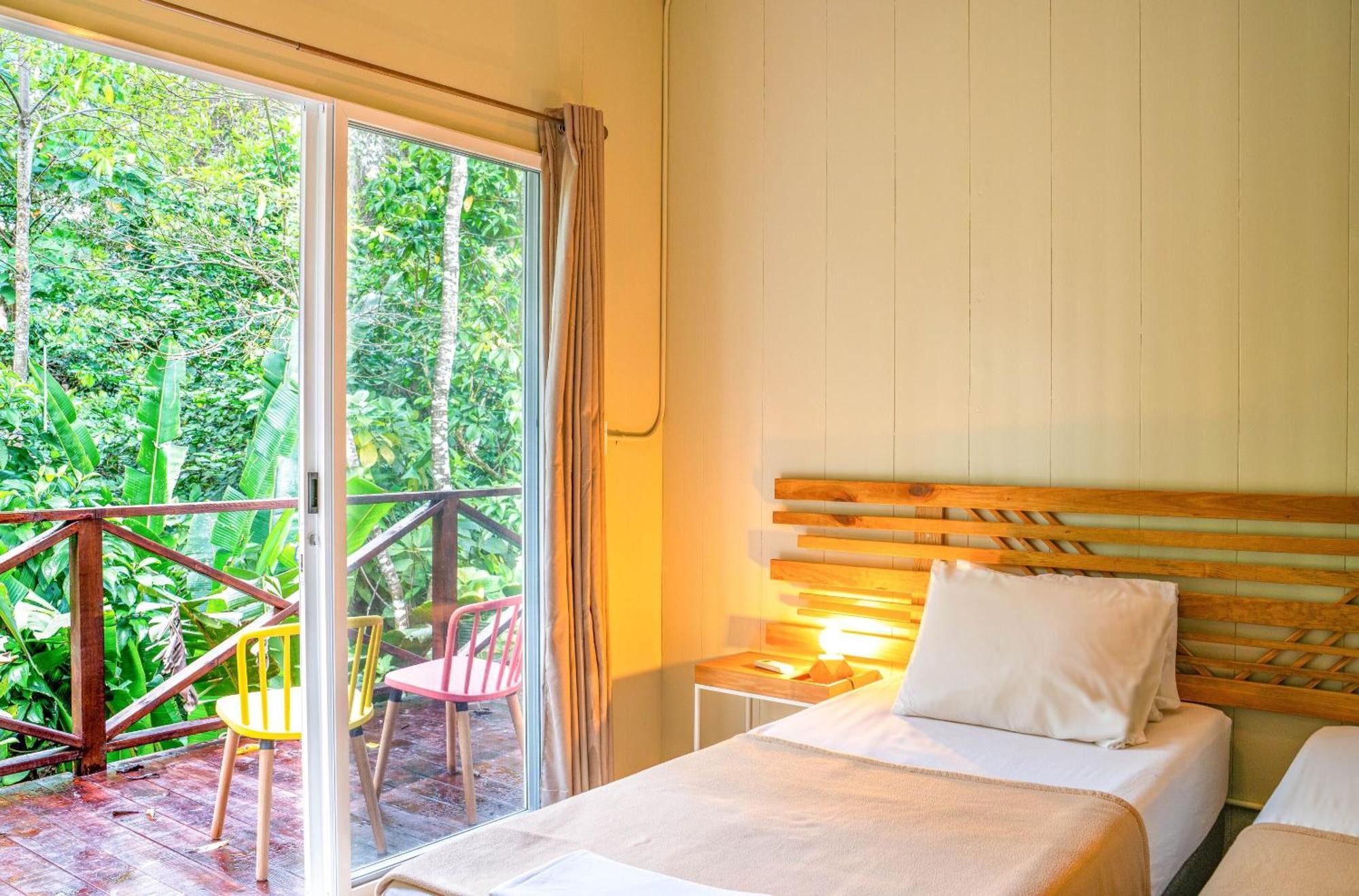 Socialtel Red Frog Hotel Bocas del Toro Buitenkant foto